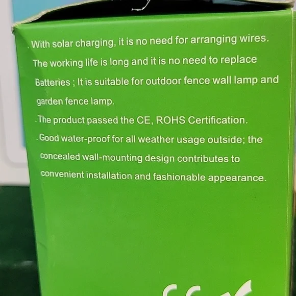Solar Motion Sensor Light New In Box - Picture 3 of 3